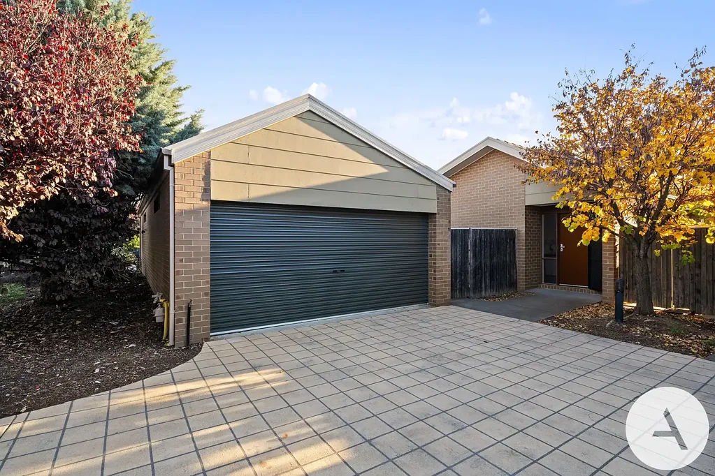 Franklin 3Zimmer Single-Level Ease, Backyard Space and Franklin Convenience - Low Strata Cost- Move-in Ready!