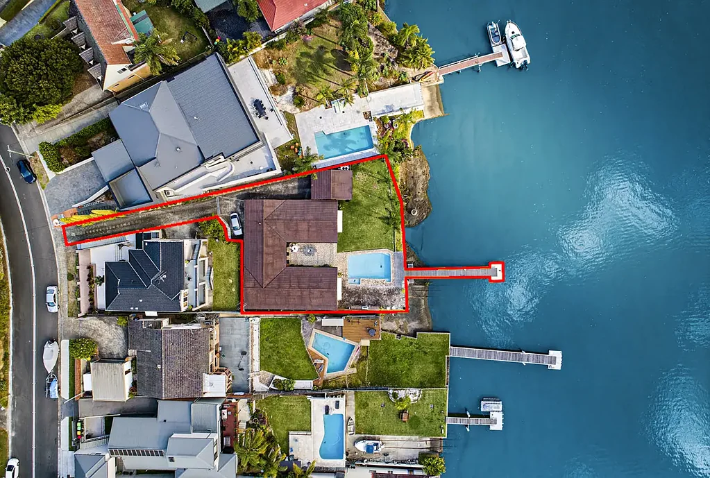 Connells Point 3બેડરૂમ 32M WIDE WATERFRONT IN GOLDEN POSITION
