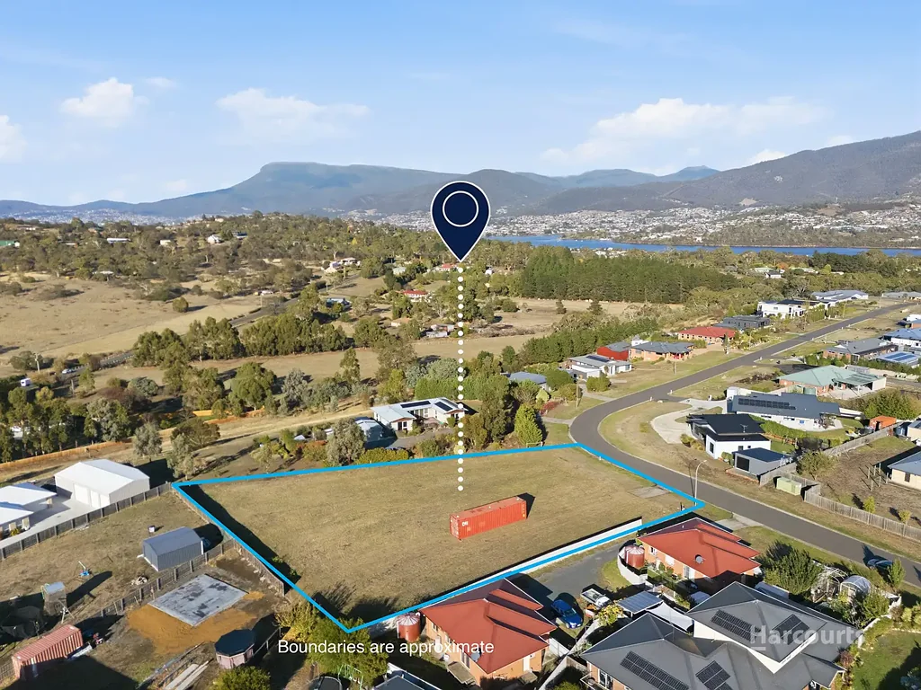 Old Beach Development Potential on a Rare 3,044m² Parcel