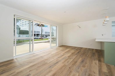 Modern freestanding 2 bedroom unit available t...