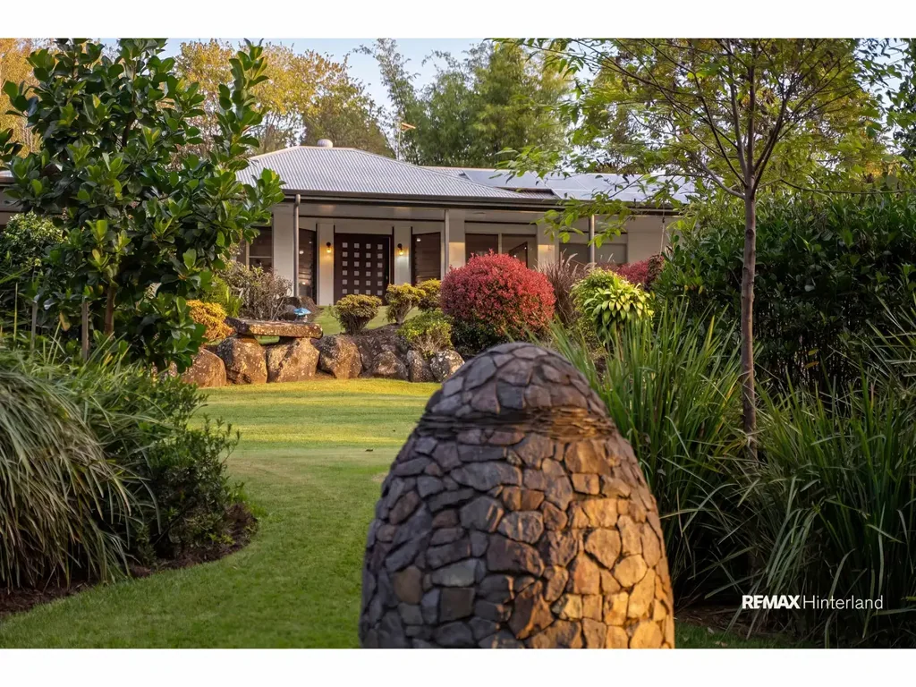 North Maleny 4房  OPEN HOME SATURDAY 11 - 11:30 AM  : A North Maleny Garden Retreat with Easy Single-Level Living Appeal !