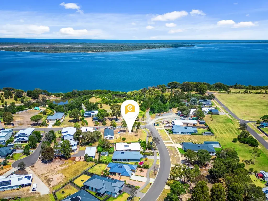 Metung Views of Bass Strait and the Gippsland Lakes