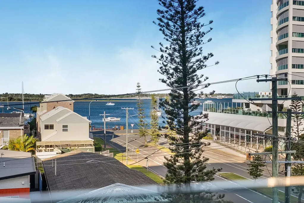 302/20 Labrador Street, Labrador, QLD 4215