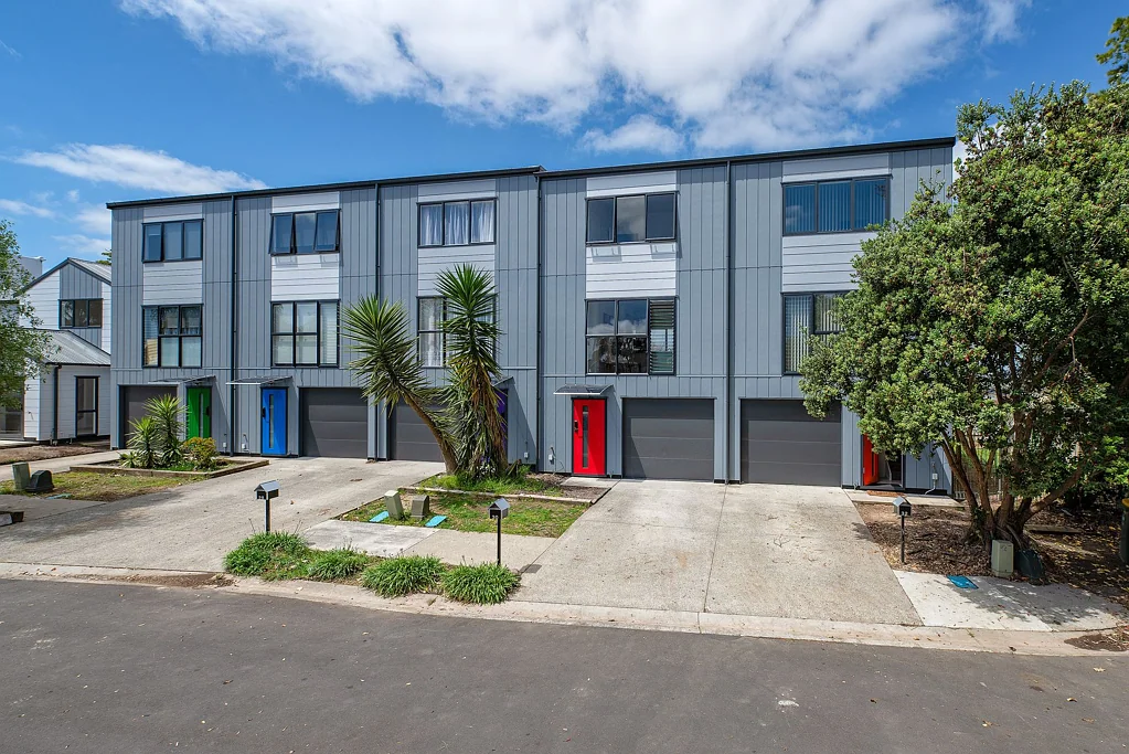 Modern Family Living in a Quiet Cul-de-Sac - Manurewa