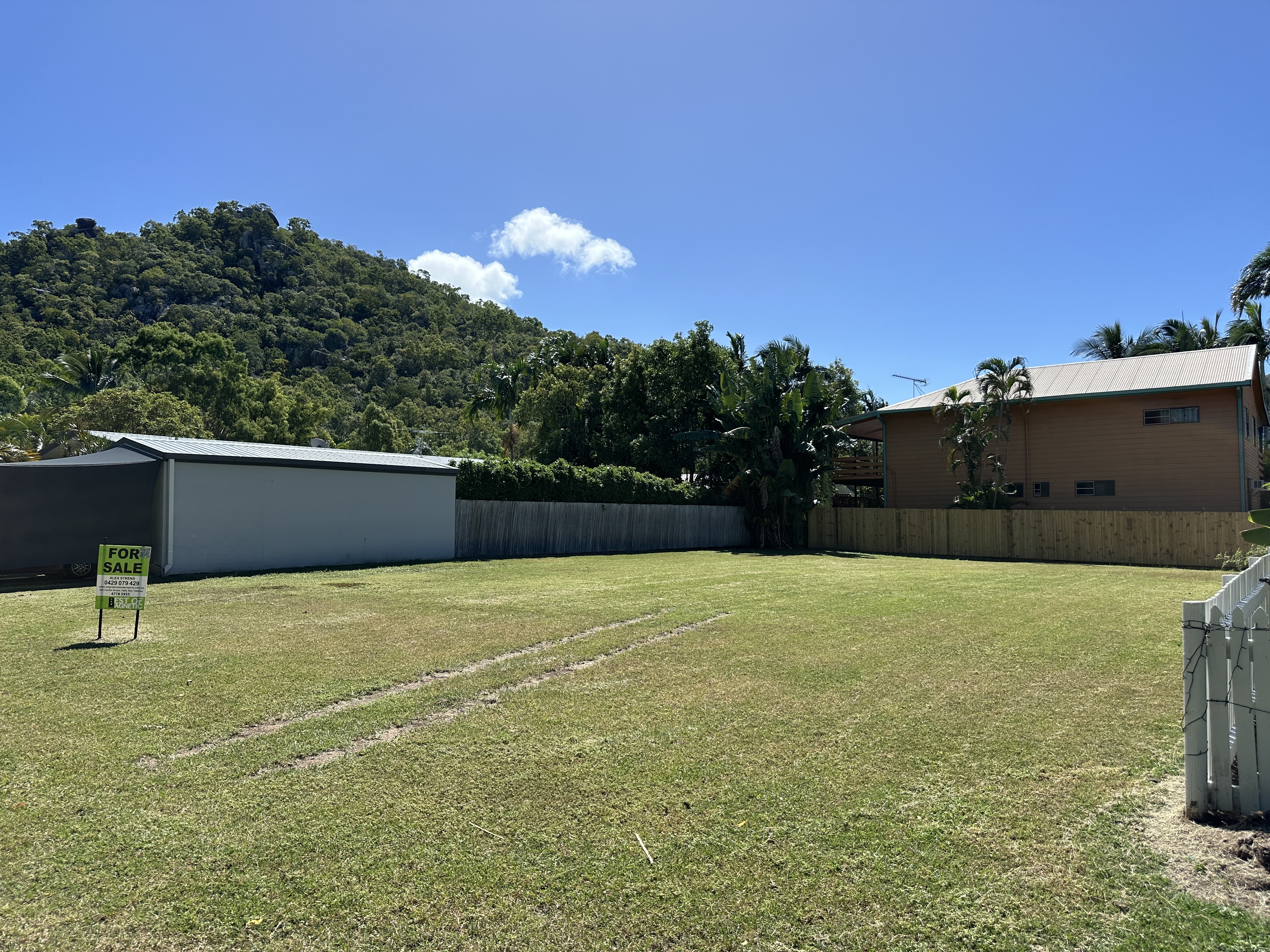 37 YATES ST, NELLY BAY QLD 4819, 0 Kuwarto, 0 Banyo, Section