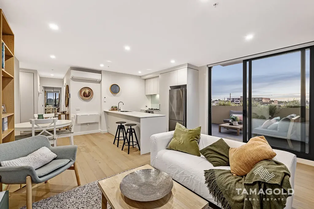 303B/8 Clinch Avenue, Preston, VIC 3072