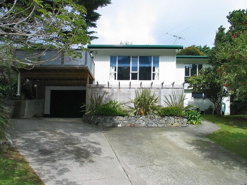 95 Spinnaker Drive, Whitby, Porirua, 4 ਕਮਰੇ, 2 ਬਾਥਰੂਮ