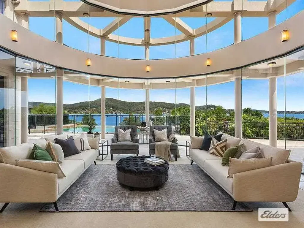 East Gosford 5房  Private resort style waterfront living with Jetty and Boathouses