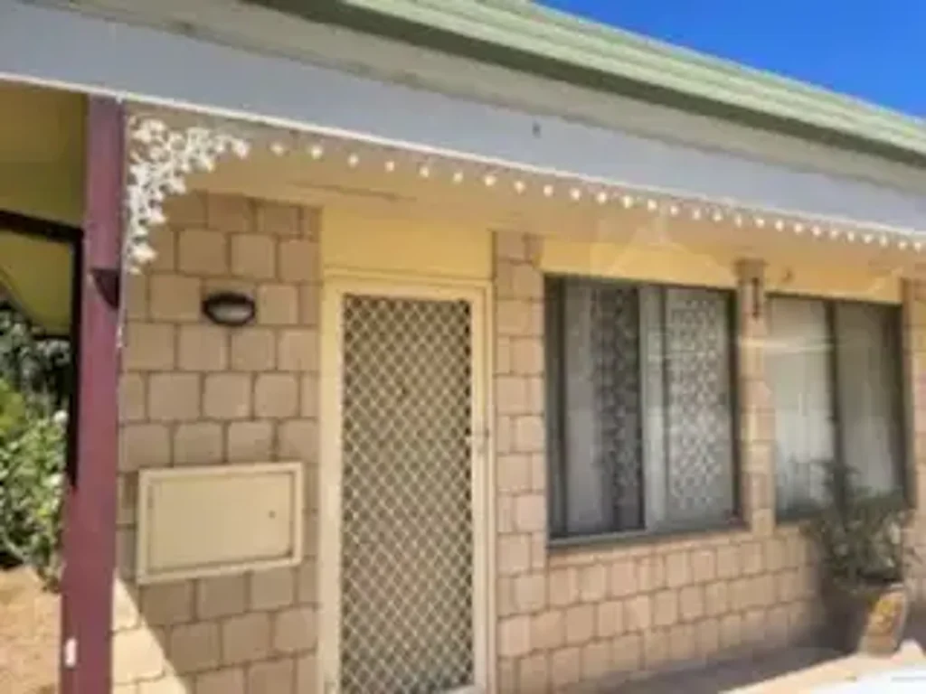 HIGH NOON MOTEL ROOMS AVAILABLE FOR RENT -