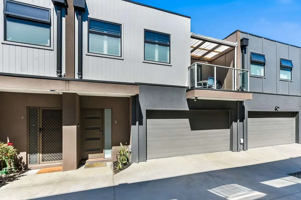 Three Bedroom Townhouse on Jupiter Place - It Really Is Out Of This World!