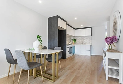 A 3 bedrooms 2.5 bathrooms newly townhouse located in the thriving community of Panmure.