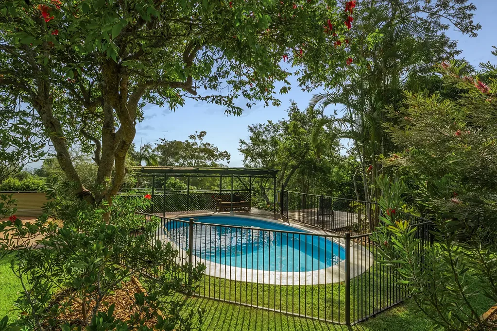 Repton 4غرفة نوم Elevated Coastal Sanctuary with Mountain Views, Orchard & Pool