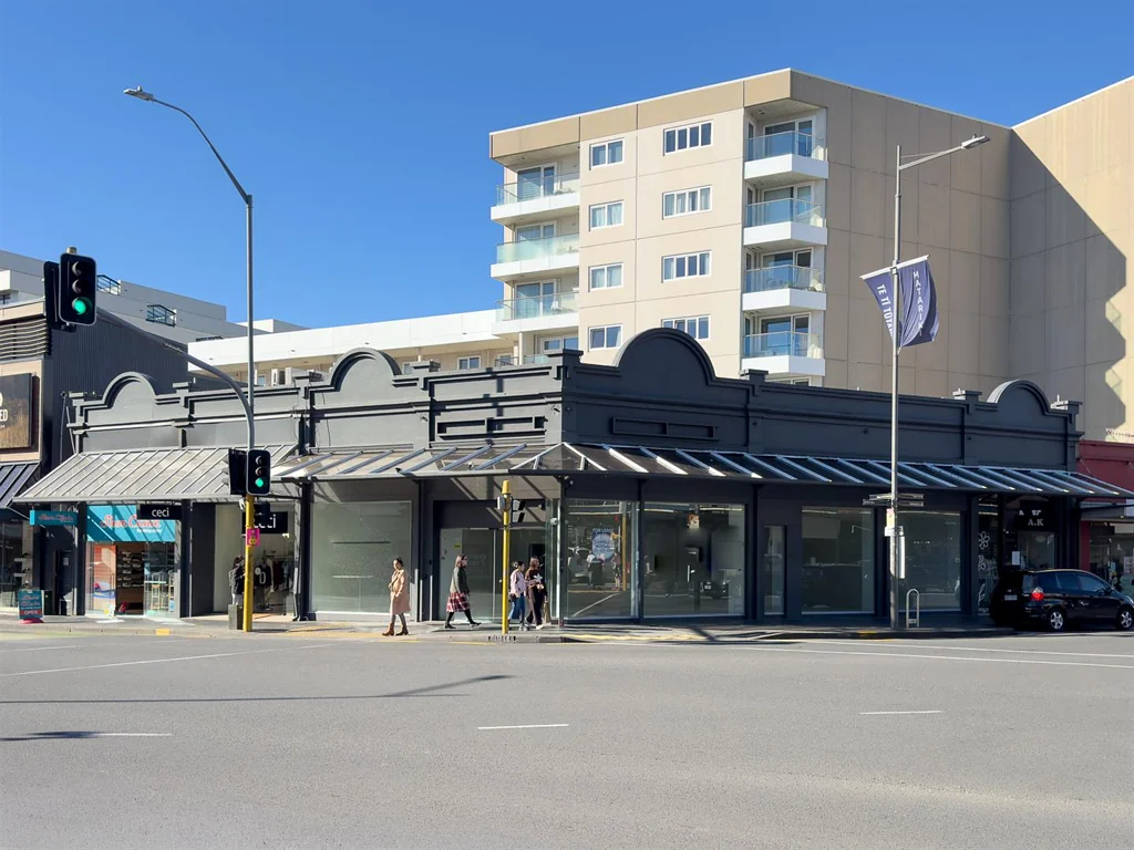 Newmarket  Corner Profile Prime Newmarket Retail