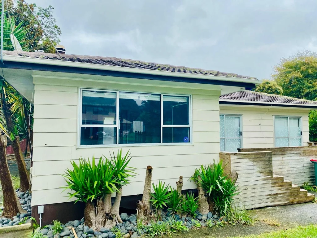 PAPAKURA, 3 BEDROOMS