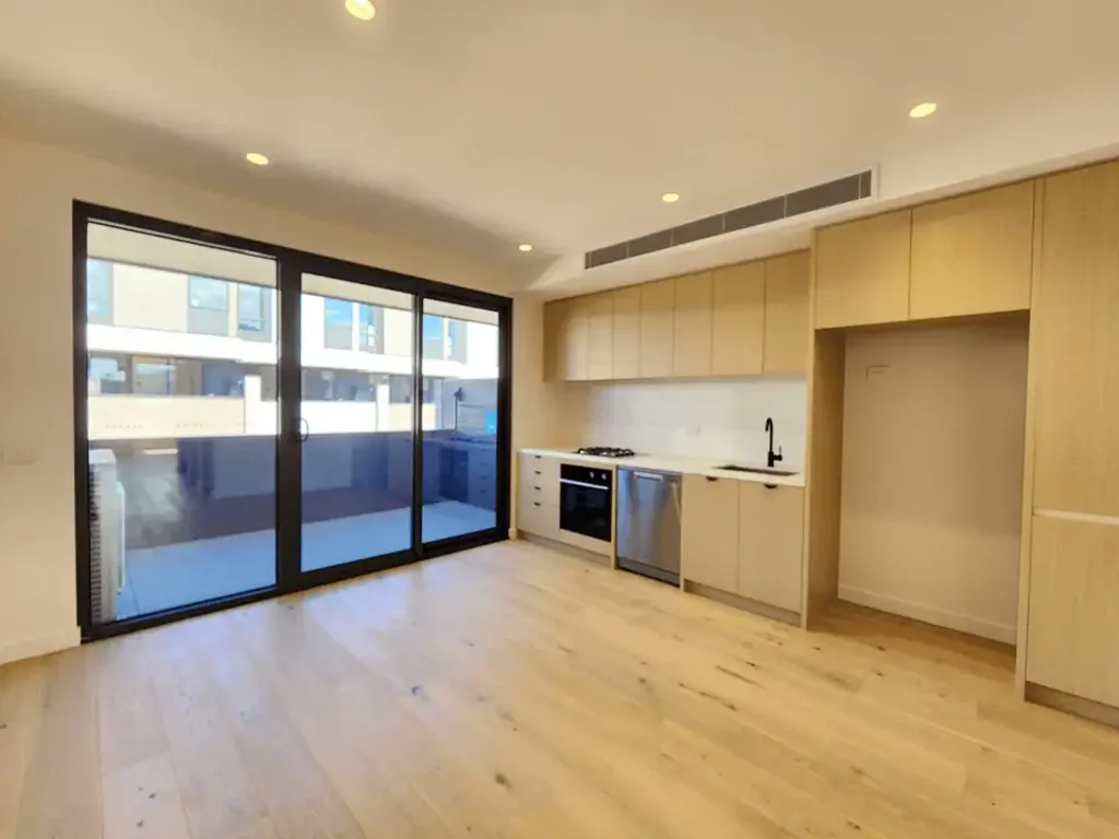 Modern Family Living in a Prime Oakleigh South Location