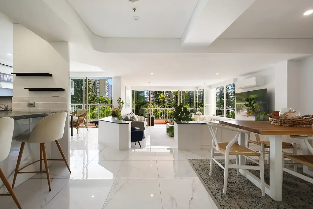 302/1 Peak Avenue, Main Beach, QLD 4217