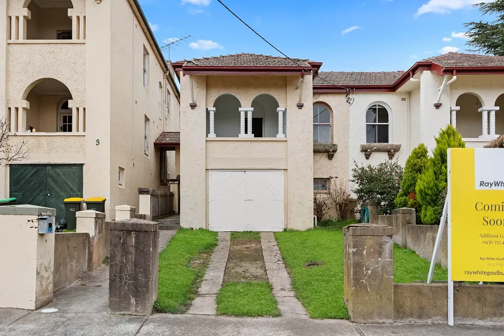 Goulburn 3 Bedroom Prime Position, Charm and Potential !