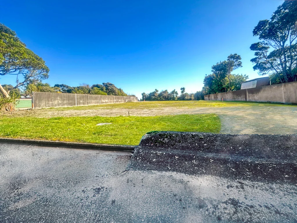 Hokitika  Beachside opportunity - buy one or secure both