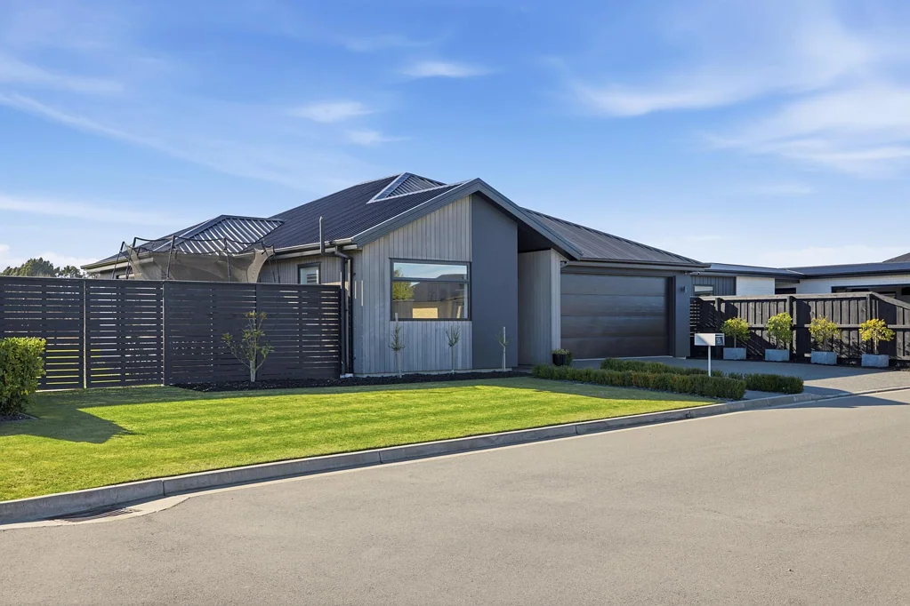 Lincoln 4 Bedroom Designed for Sun-Filled Living!!