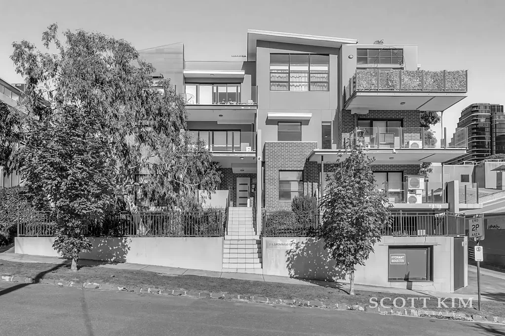Box Hill 3Kwarto Rarely Found 130sqm Large 3-Bedroom Apartment in the Heart of Box Hill