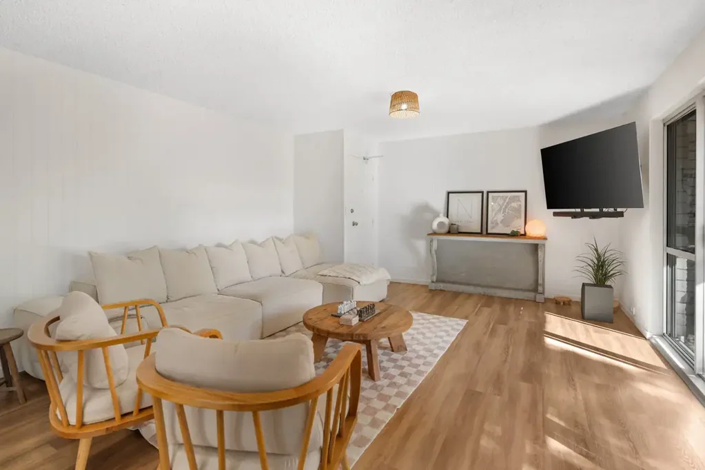 Renovated Coastal Unit with a Private Terrace
