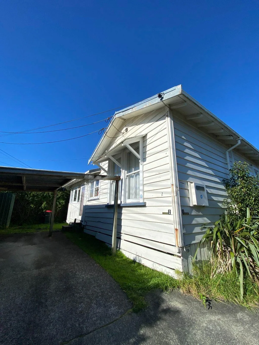 2 bedrooms with 1 bathroom