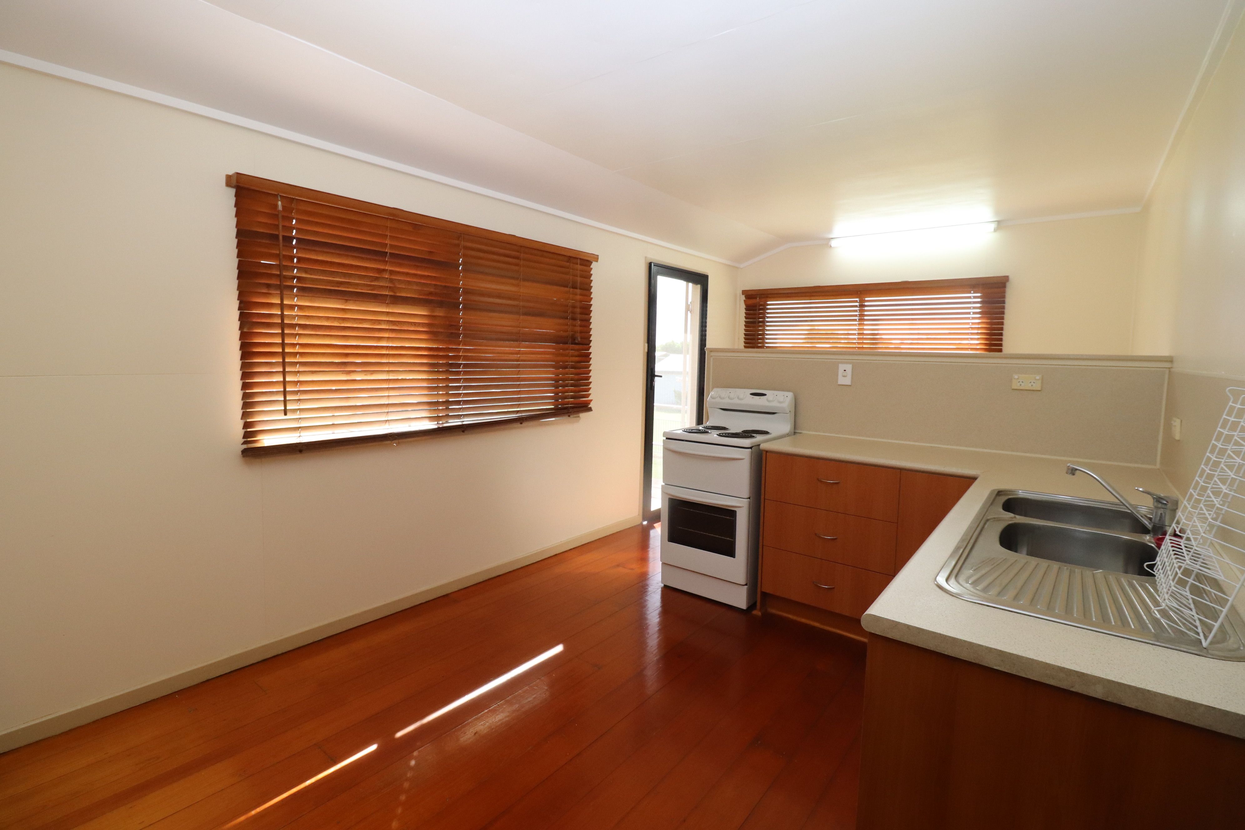 8 STONE ST, INGHAM QLD 4850, 0 phòng ngủ, 0 phòng tắm, House