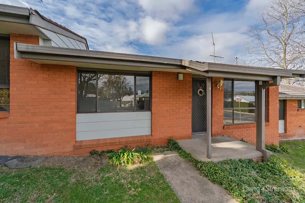 2/219 Donnelly Street, Armidale, NSW 2350