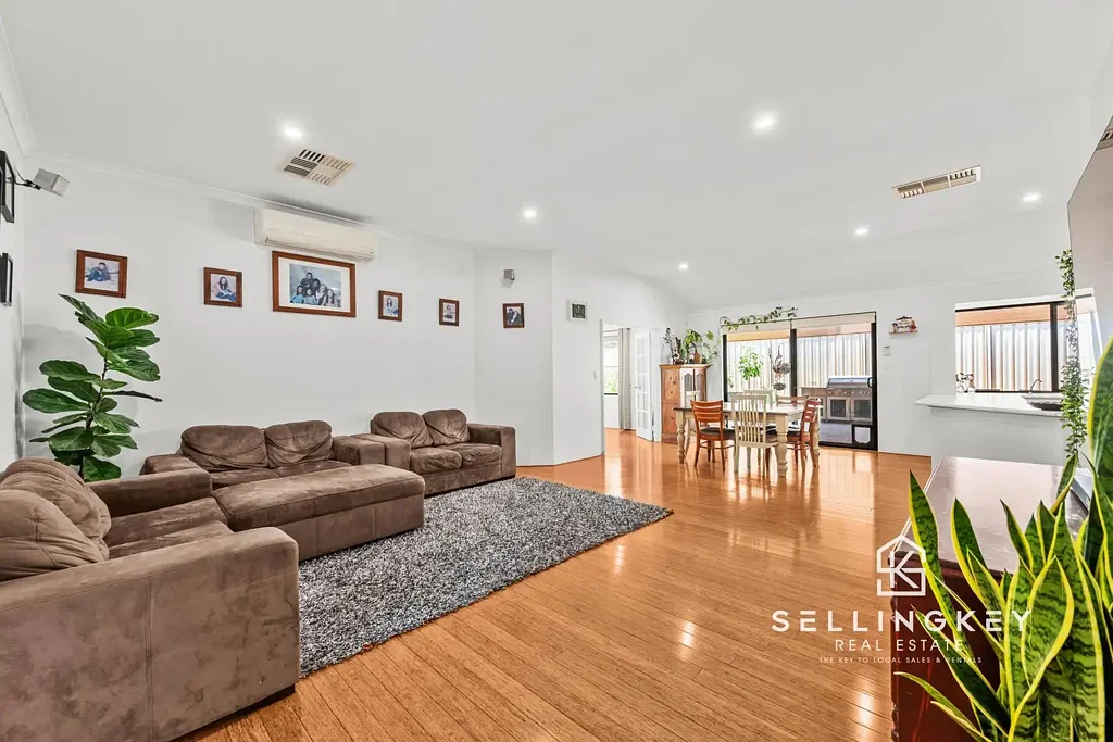 21 SAMUEL LOOP, Canning Vale, WA 6155