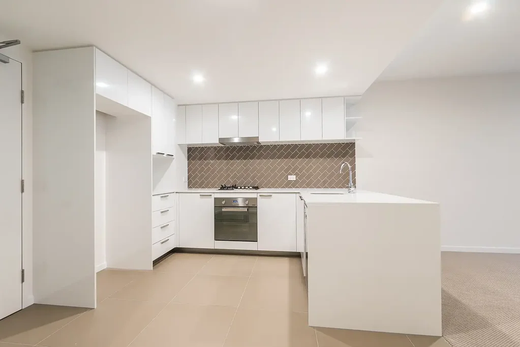 ONE BEDROOM APARTMENT WITH STUDY IN A RESORT STYLE COMPLEX