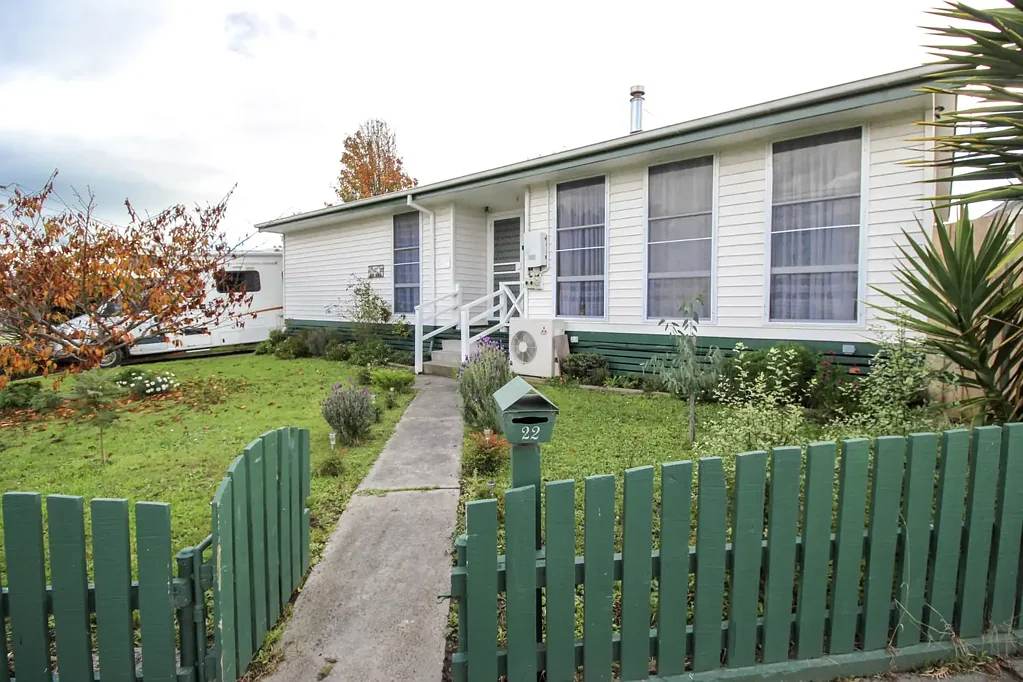Yarram 3房  Smart Buying on a Corner block!