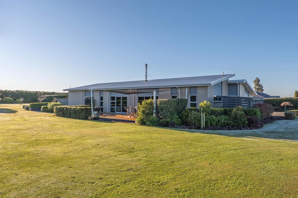 Darfield 4Zimmer Grace, space and privacy in a secluded garden