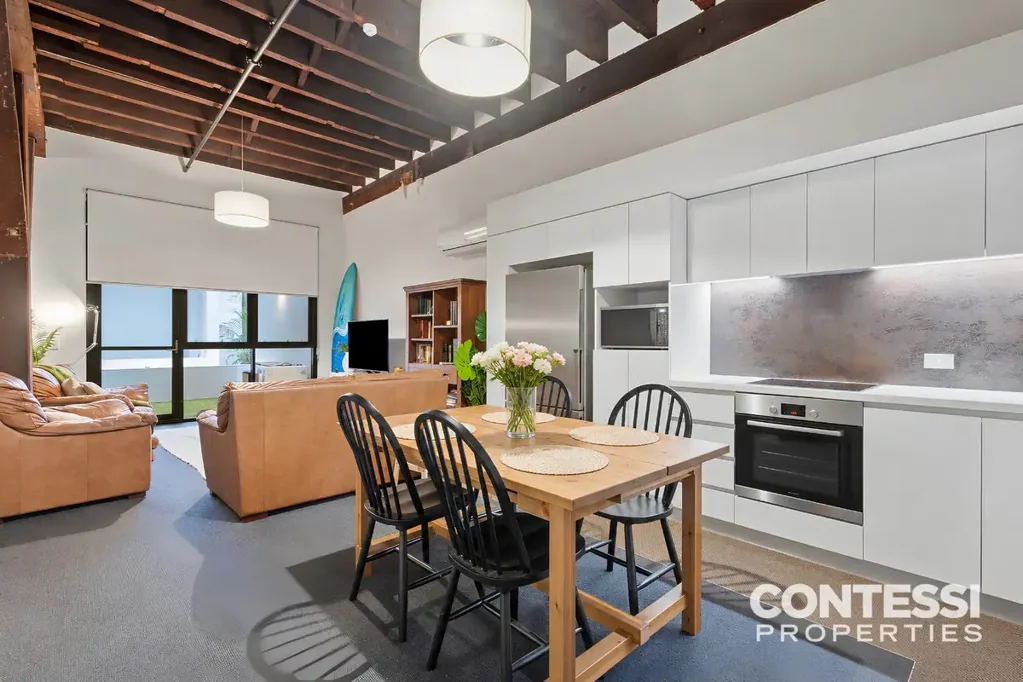 Fremantle 1ห้องนอน A Rare one: Ground-Floor Heirloom Apartment with an entertainer's courtyard