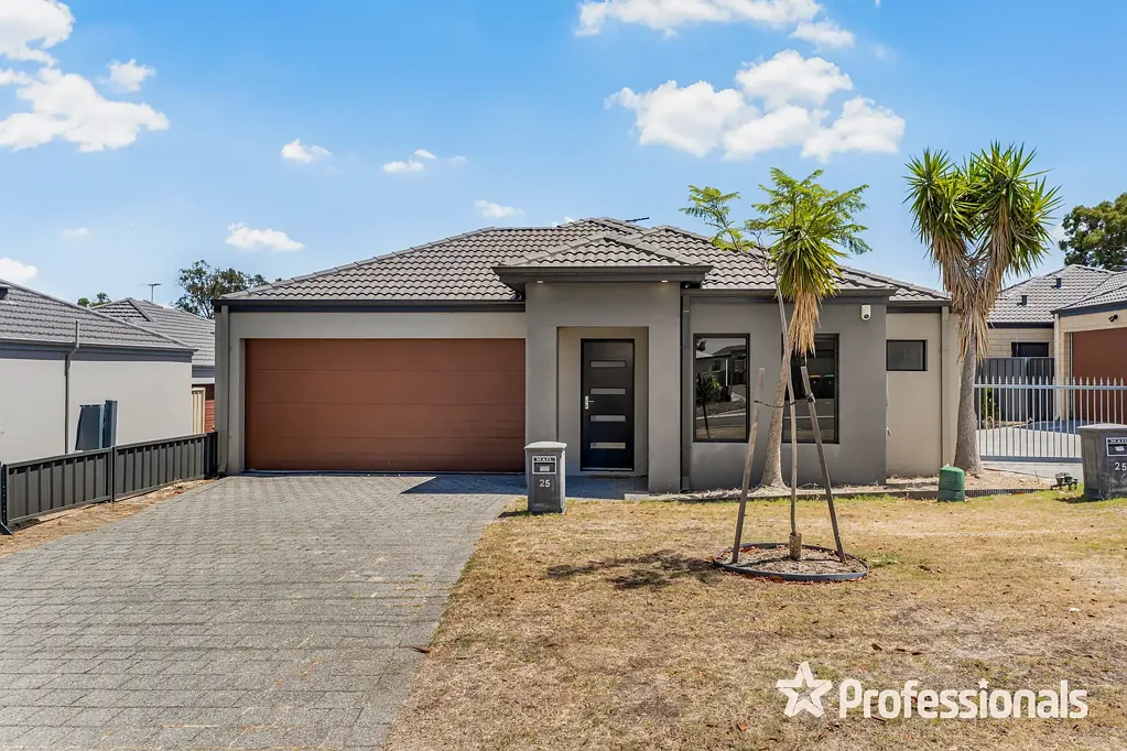 Spacious 3 Bedroom, 2 Bathroom Front Villa | Initial 6-Month Lease