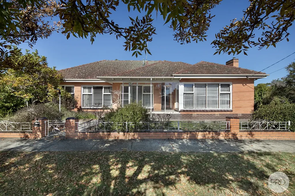 303 La Trobe Street, Redan, VIC 3350