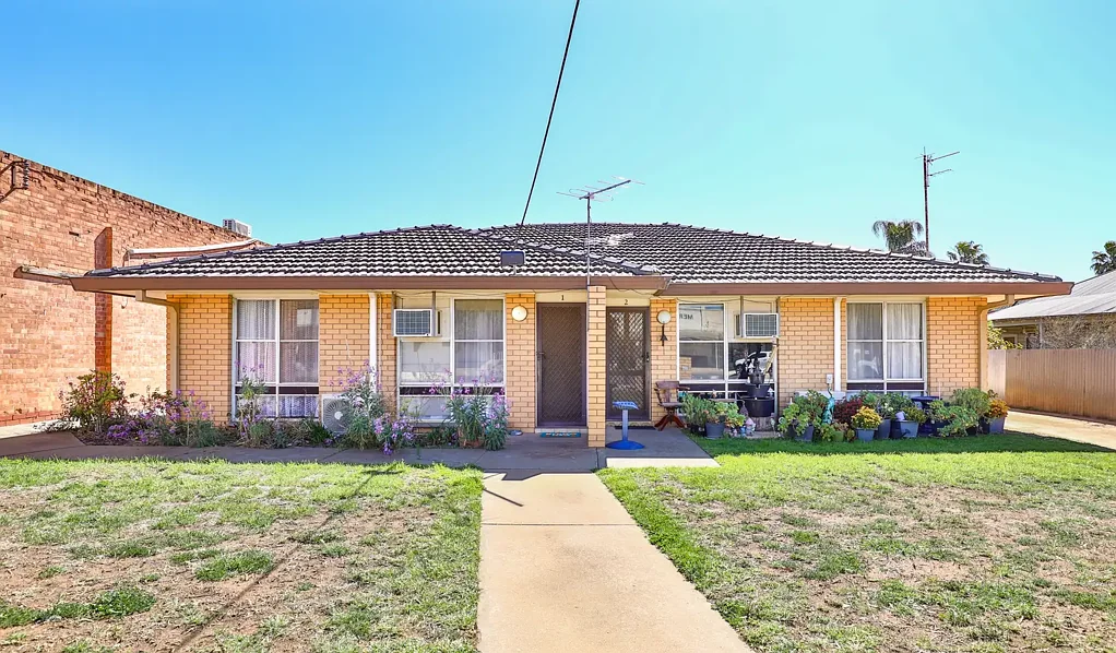Neat little Unit in a perfect location!