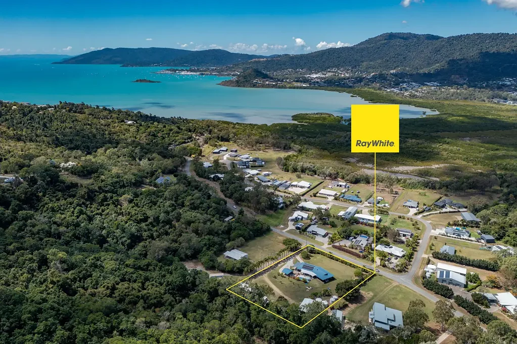 Woodwark 3房  Spacious Modern Living On 2 Flat Acres - Sheds, Pool & More!