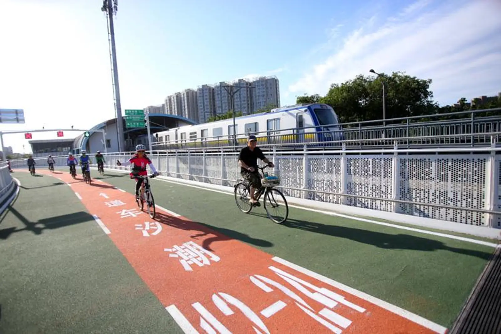 全场6.5公里,设潮汐车道,北京首条自行车专用路今日开放