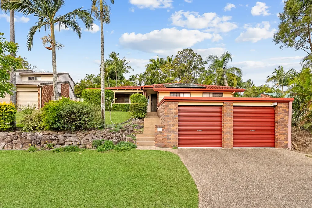 Spacious Family Living & Exceptional Outdoor Entertaining in Middle Park!