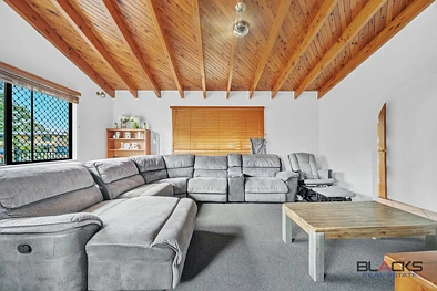 9 Morse Street, Emerald, QLD 4720, 4 phòng ngủ, 1 phòng tắm, House