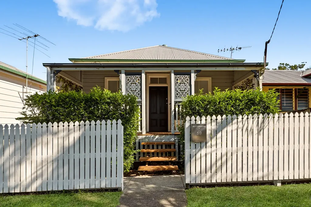 Woolloongabba 5Phòng ngủ Rare dual-living opportunity - two beautiful homes on one title in Woolloongabba with dual street access