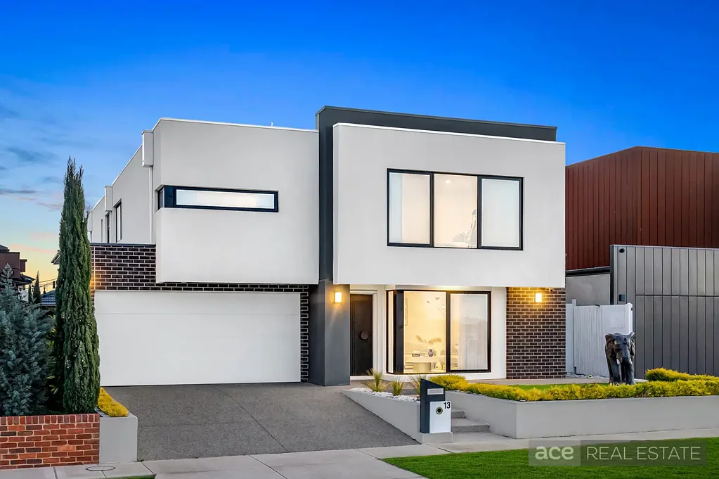 13 Wincott Crescent, Point Cook, VIC 3030