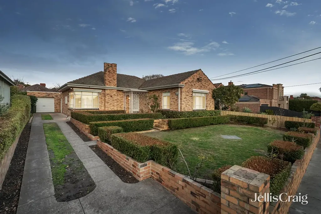 30 Lysbeth Street, Mckinnon, VIC 3204