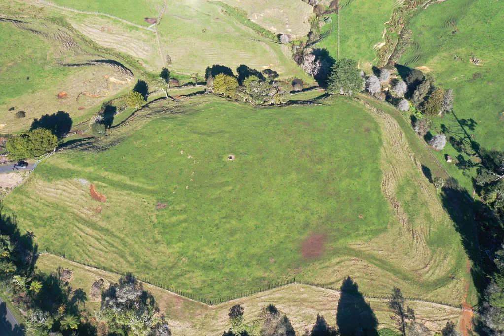 Glen Massey  Rural Haven on Waingaro Road!