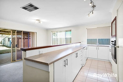ਰਸੋਈ - 3 Sentry Way, Mirrabooka, WA 6061