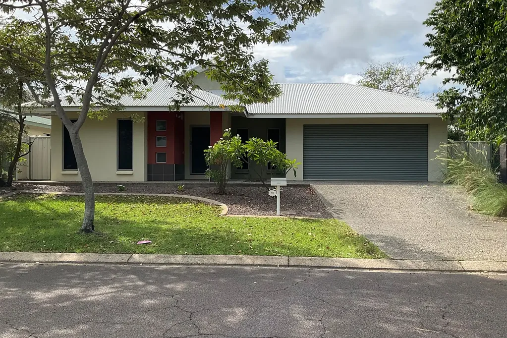 Lyons 4कमरा Modern Comfort Meets Investment Security – DHA-Leased Family Home in Lyons