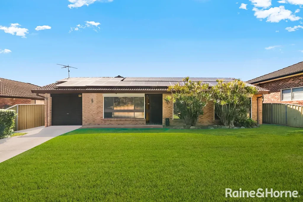Glenfield 3બેડરૂમ Beautifully Presented Family Home on 558sqm in Prime Glenfield Location