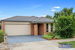 77 Dundas Street, White Hills