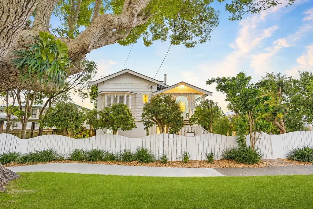 Manly 4房 完整的海湾家庭住宅 - 特色、泳池、侧面通道和双重生活 The Complete Bayside Family Home - Character, Pool, Side Access & Dual Living
