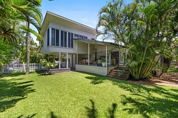 7 Yeringba Street, Mermaid Waters